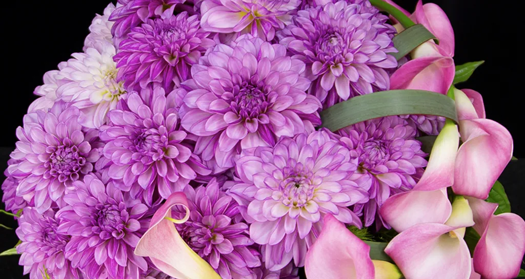 Refined Arrangement flower gift