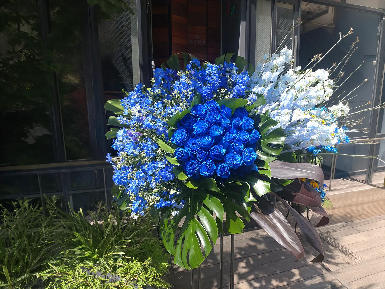 開店祝いのスタンド花