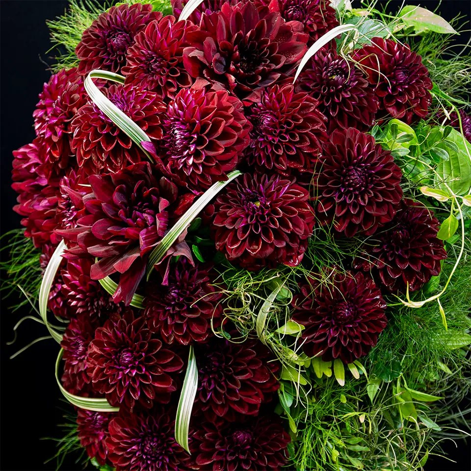 23区限定、最高級の花材を使用した造形美あふれるデザイン